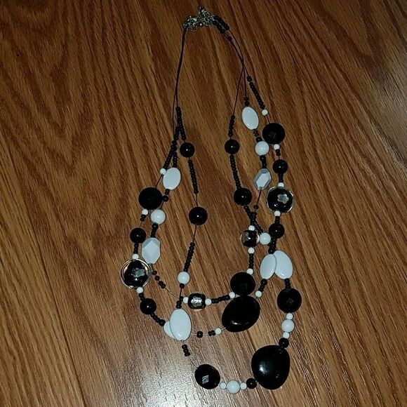 Necklace lot multi strand and single strand - Picture 3 of 7